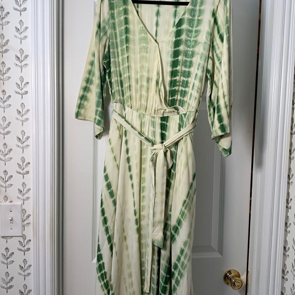 Kori Size Small green tie-dye maxi dress faux wrap with split on left side.